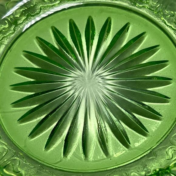 Vintage Jefferson Glass Green Opalescent Iris Meander Fleur de Lis Dish 7 Inches - Picture 5 of 9